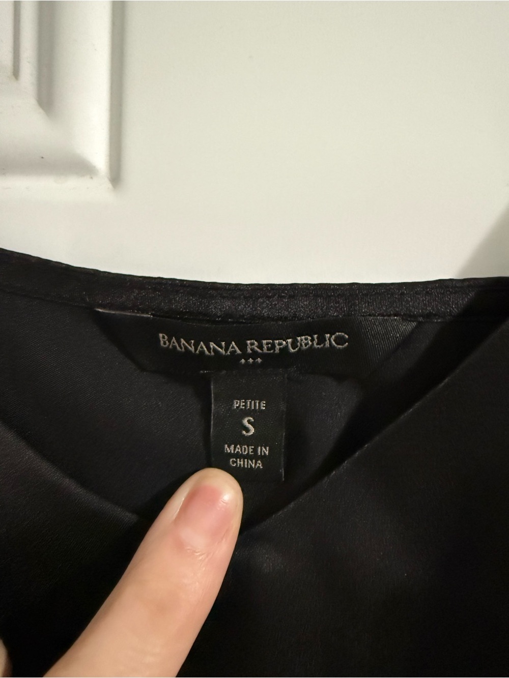 52. Banana Republic Black Satin V-Neck Cami Small Petite - Picture 4 of 4